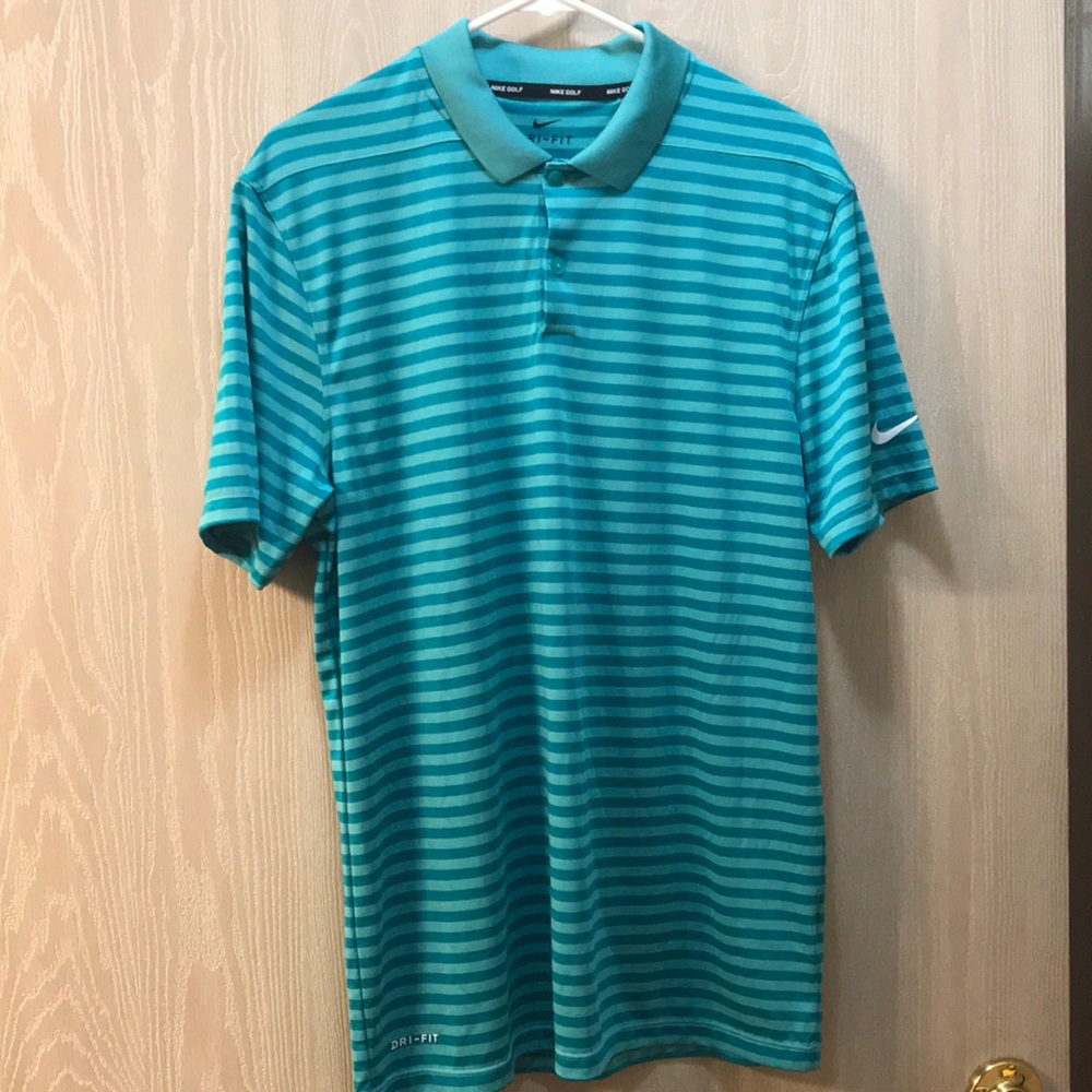 Men’s Nike golf shirt, size medium.